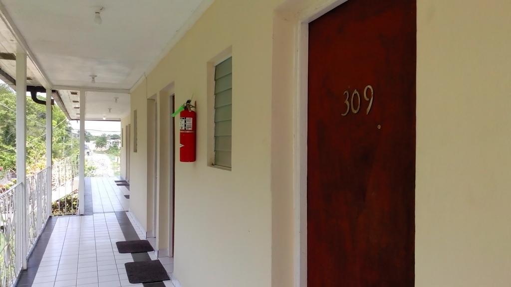 Hotel Relax Resort Montego Bay Exterior foto
