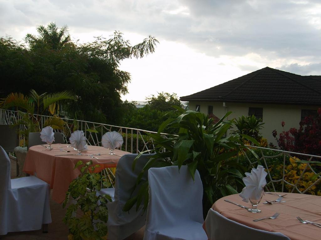 Hotel Relax Resort Montego Bay Exterior foto